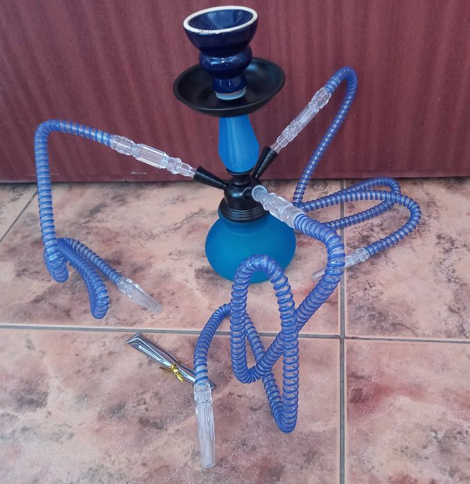 Narghilea cu trei futune