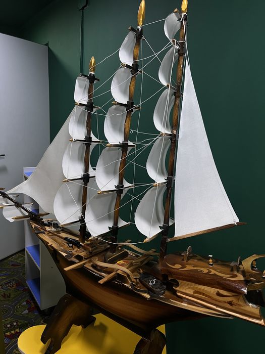 Кораблик из дерева