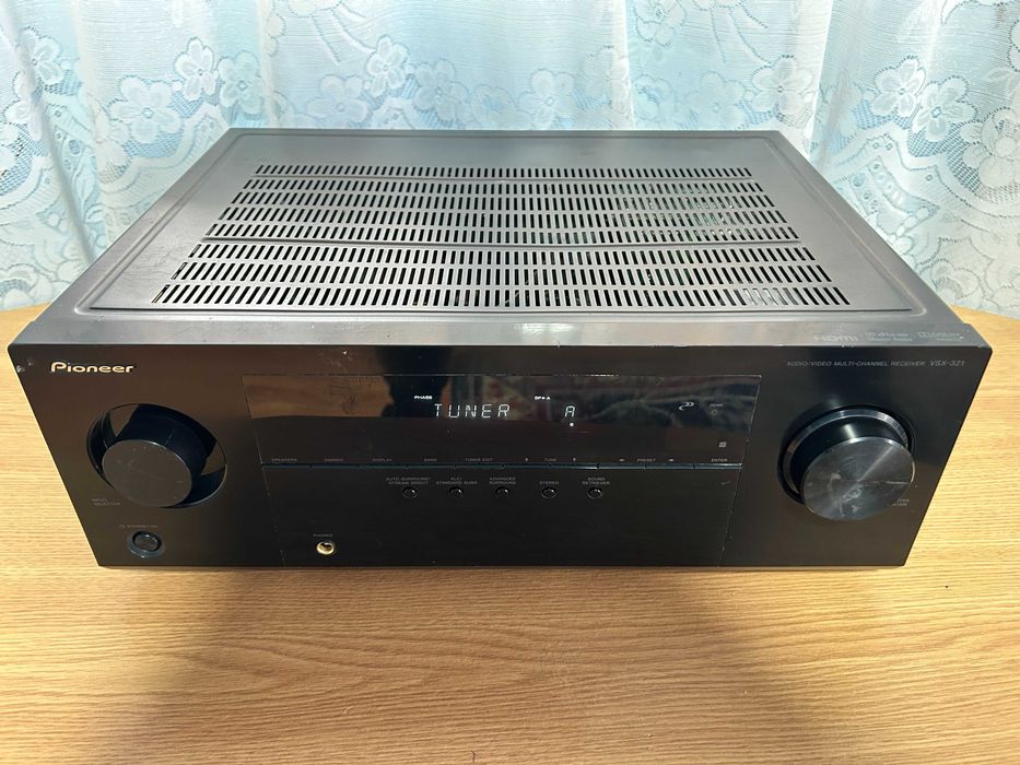 Amplituner-amplificator-statie PIONEER cu iesire activa de subwoofer