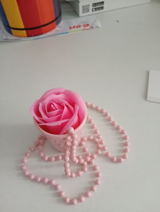 Vand martisoare 300 bucăți