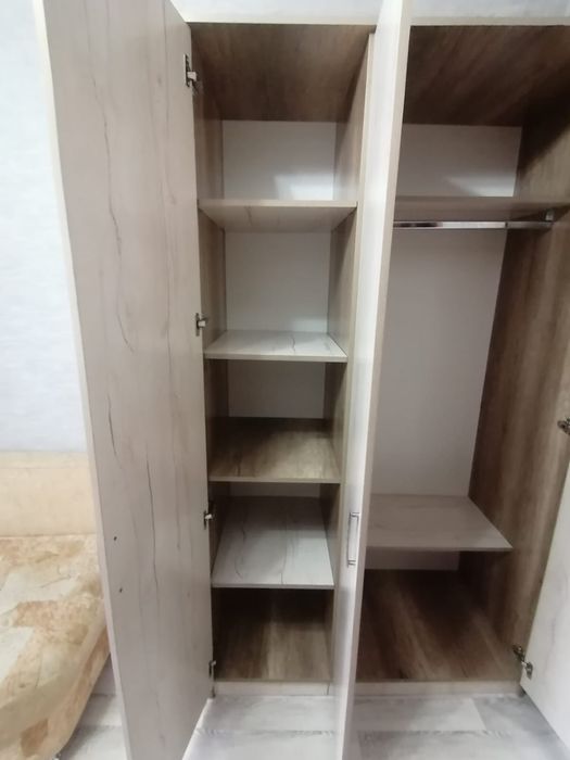 Продается шкаф для одежды