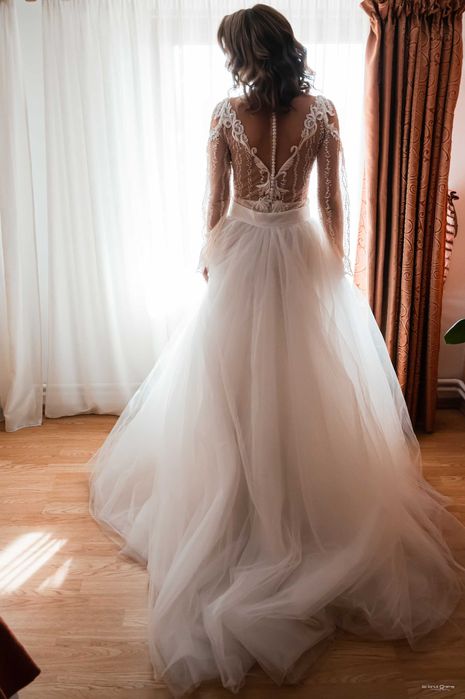 Vand rochie de mireasa sirena cu trena detasabila