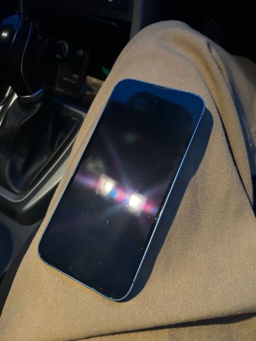 Продам Айфон 13 128гб