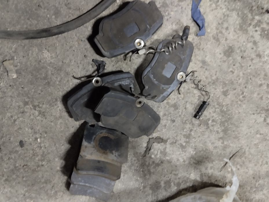 Колодки бэу на Мерседес 190