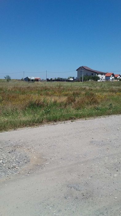 Particular vand teren intravilan 750 mp Aeroport-Ghercesti stradal - Vedere 2