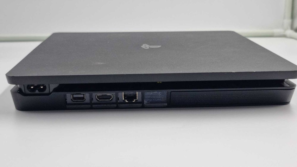 Playstation 4 Slim [Amanet Club Caro]