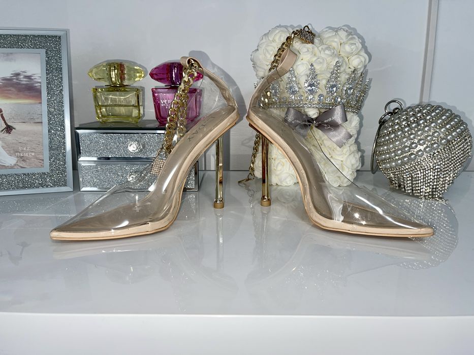 Pantofi nude/ transparenti
