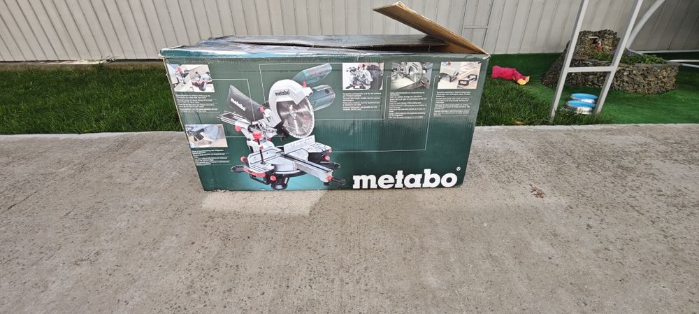 Circular unghiular METABO.