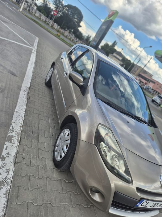 Vând Renault Clio