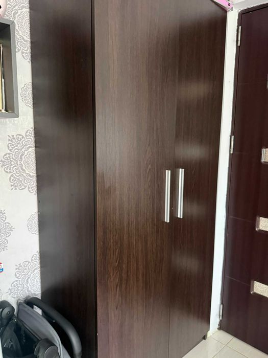 Dulap 2 uși wenge, pentru geci și haine lungi, stare foarte bună