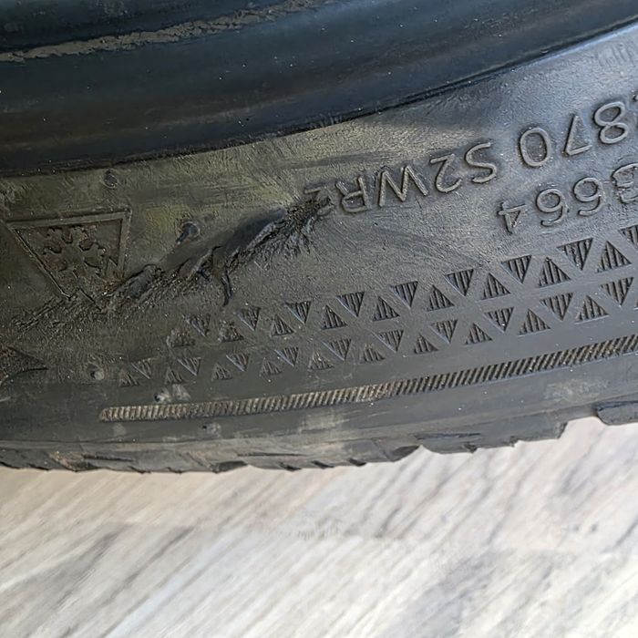 Hankook Ion I*cept 215 45 20 Зимни