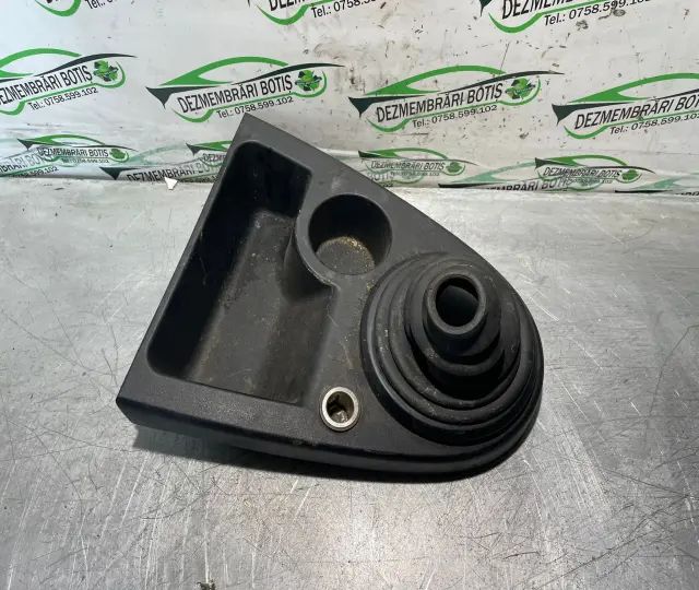 Consola centrala Ford Fiesta 2004 1.4 TDCi Durashift (68 hp)