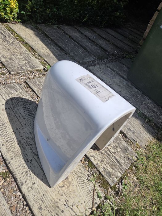 Semipiedestal ceramic pentru chiuvetă / lavoar baie alb