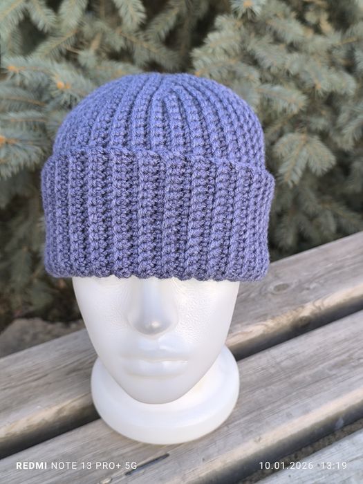 Вязаная мужская шапка