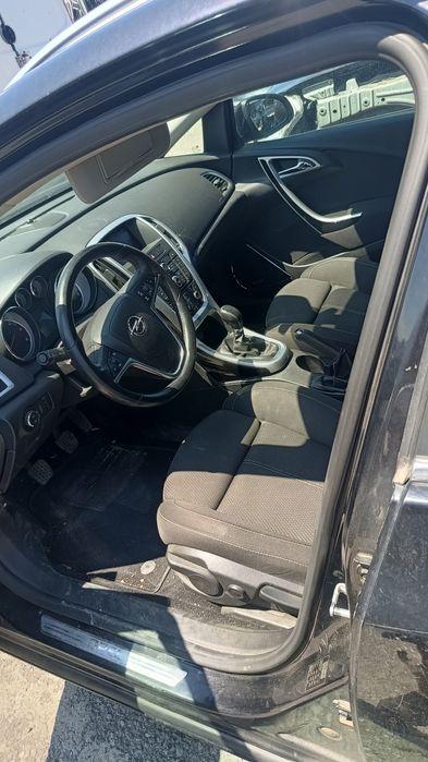 Opel Astra J 2.0 CDI НА ЧАСТИ!!!