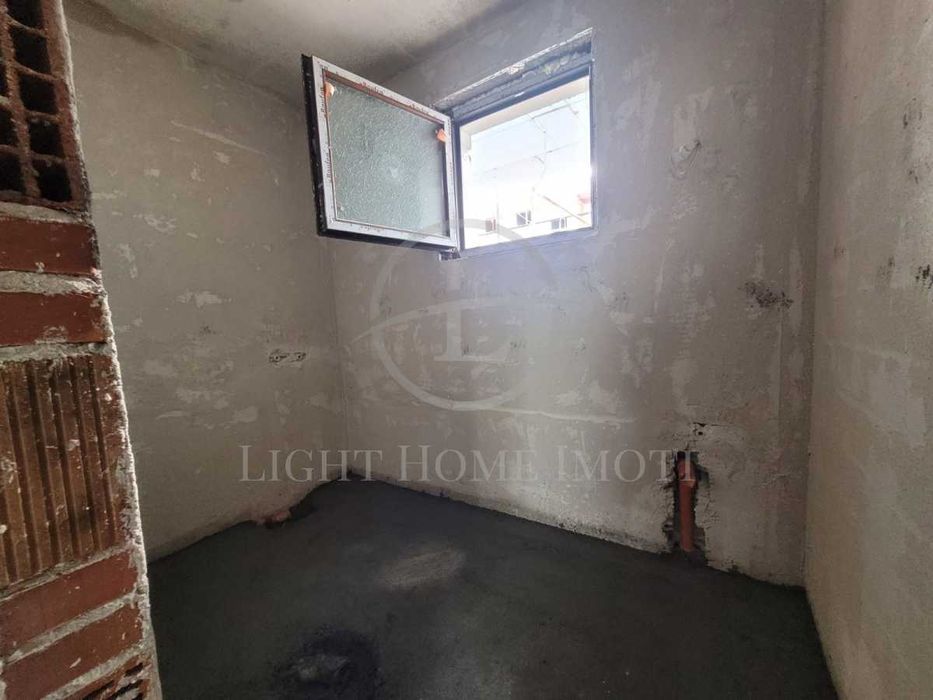 Продава се Тристаен апартамент в Пловдив, Остромила - 122 кв.м за 1156 €/кв.м - Снимка #6