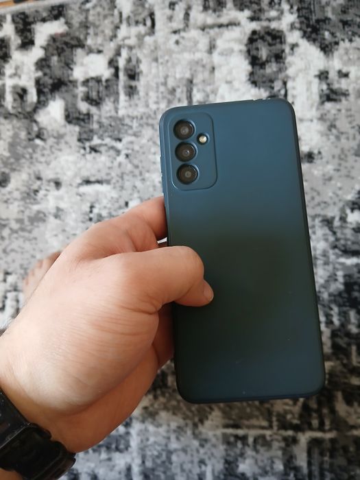Samsung F 13 holati yaxshi