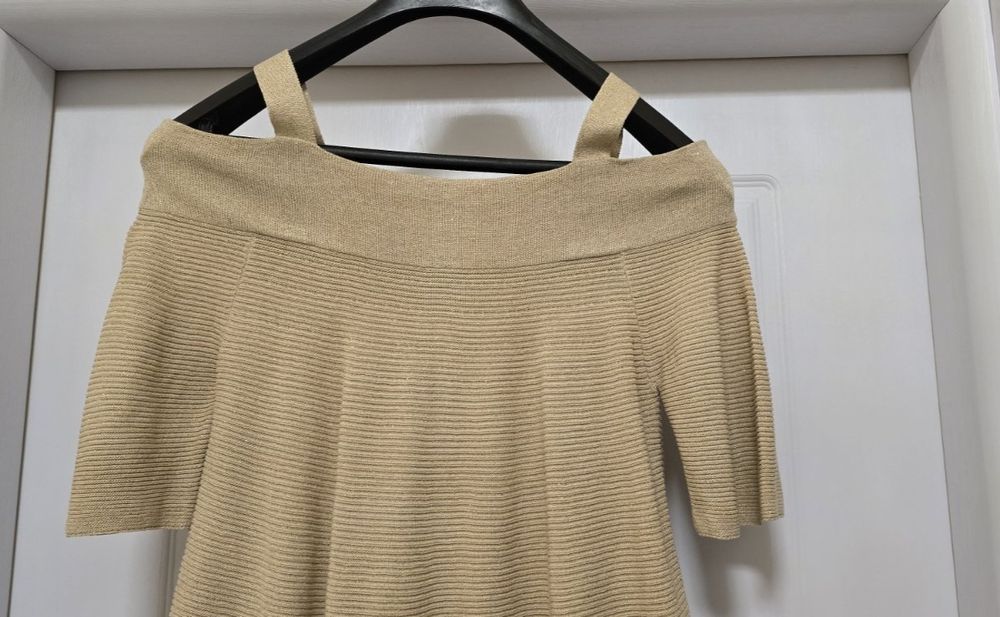 Нов.  Златист плетен топ с метализиран ефект оригинален.  Liu Jo