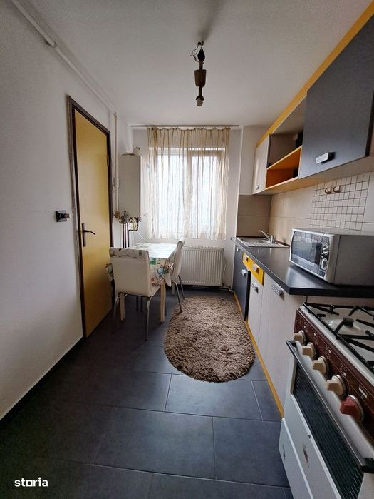 Vanzare apartament 2 camere, semidecomandat, et. 1, zona C. Porumbescu