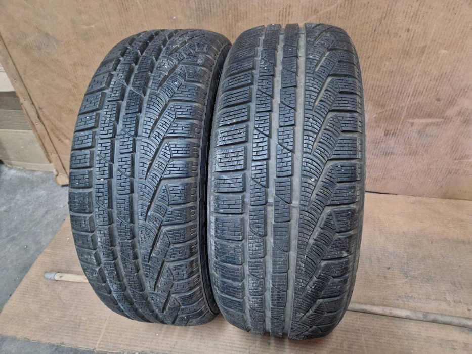 2 Pirelli R17 225/55
зимни гуми
DOT1917