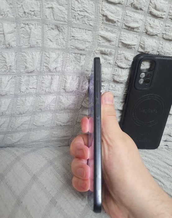 Srochna sotiladi Xiaomi Redmi Note 11 4+4/64Gb Orginal Xolati yaxshi