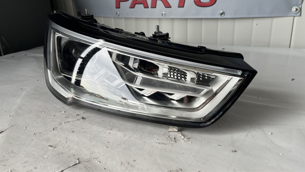Десен и ляв фар Audi A1 (2016-2018)