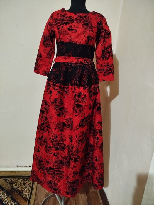 Срочно продам платья