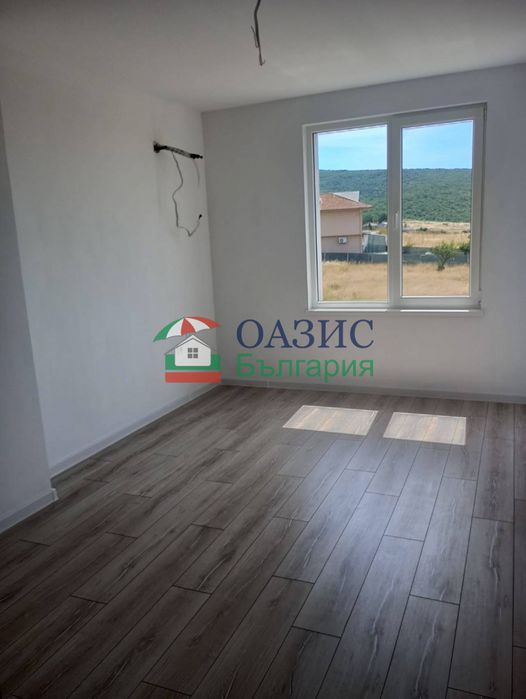 Къща с 4 спални в село. Кошарица, 210 кв.м. + 420 кв.м. двор, България, 280 000 евро