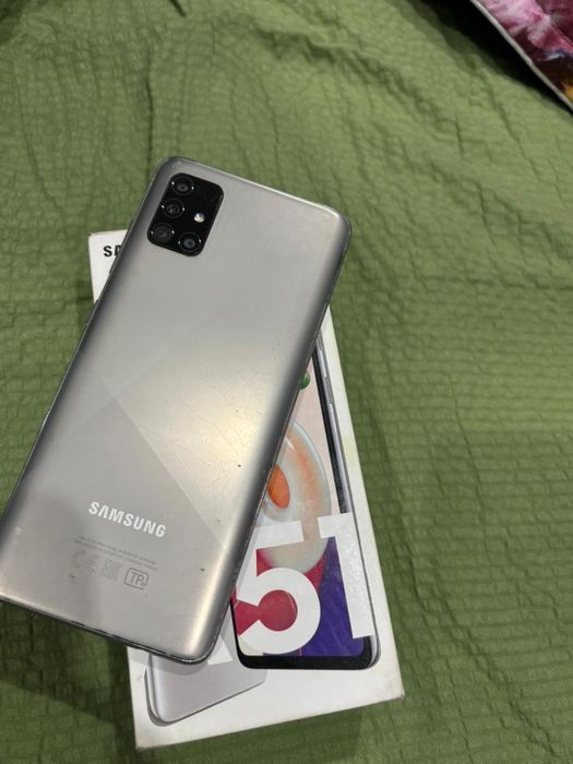 Продам самсунг а51