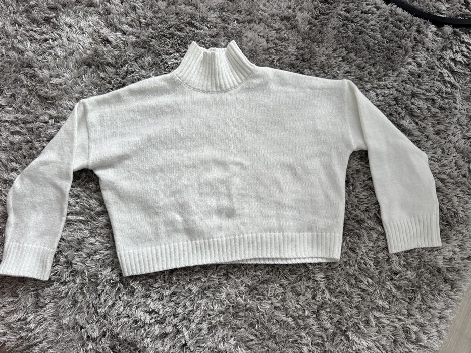 Дамски пуловер бял