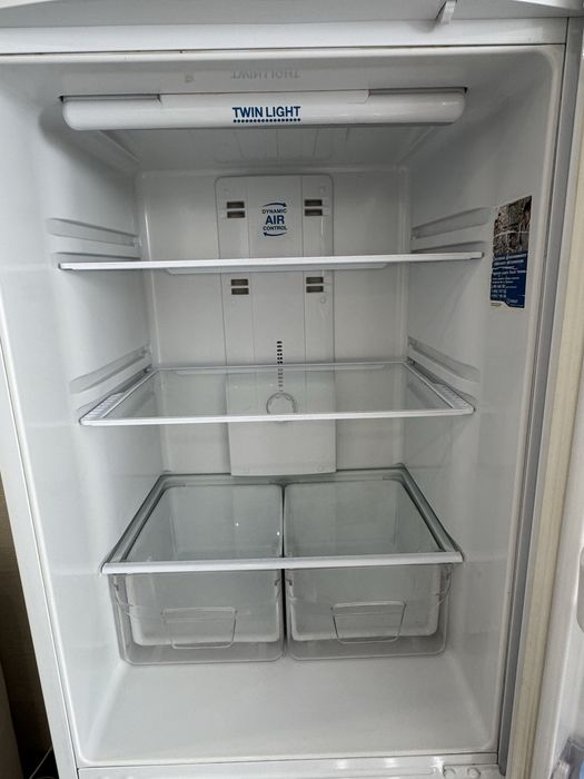 Холодильник Indesit