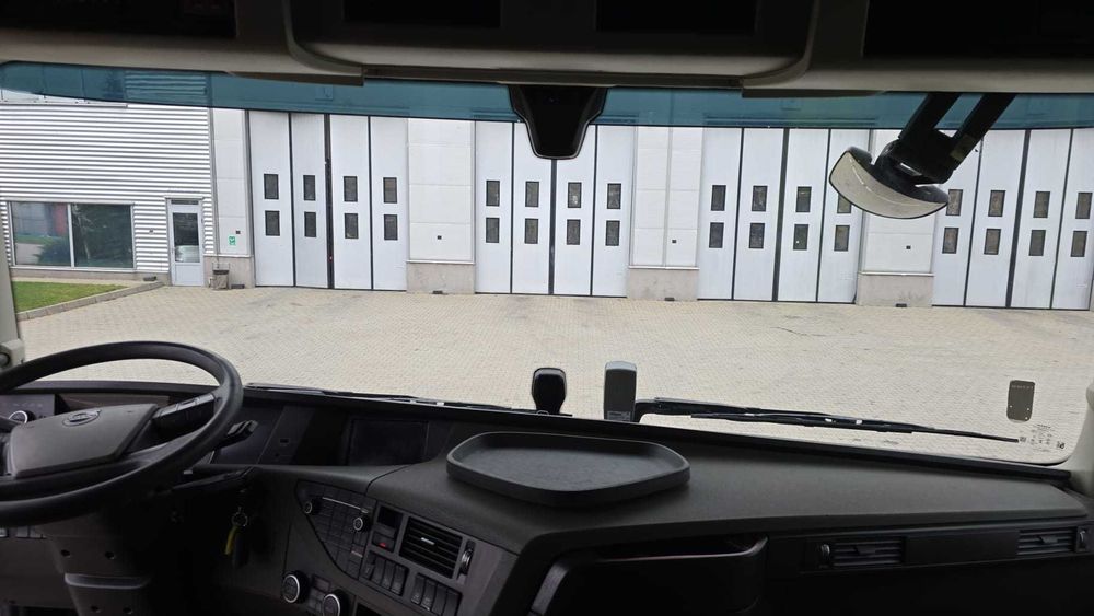 Cap tractor Volvo FH 2018