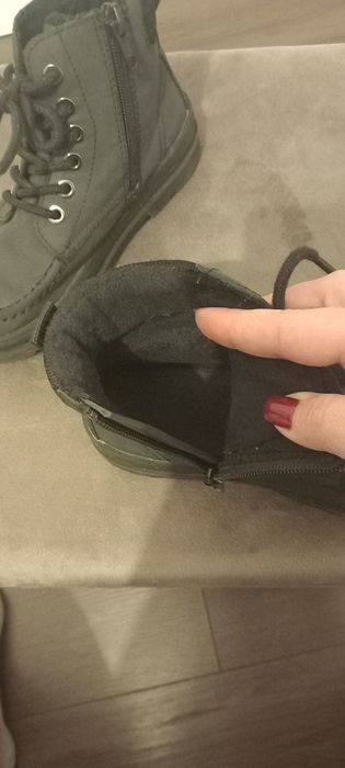 Ghete HM, nr.31, se pot livra prin curier