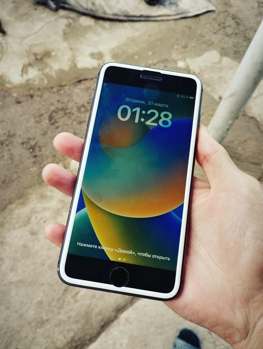 Продам Айфон 8 плюс