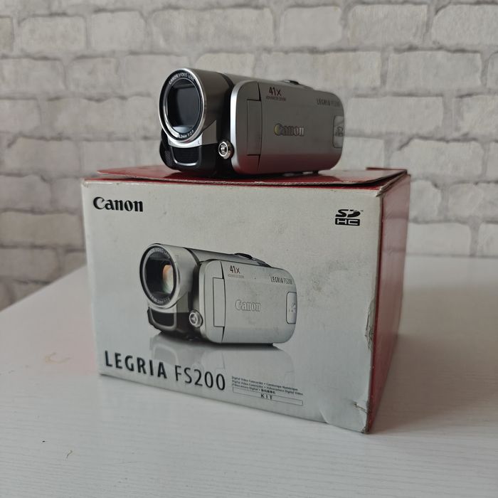 Canon LEGRIA FS200