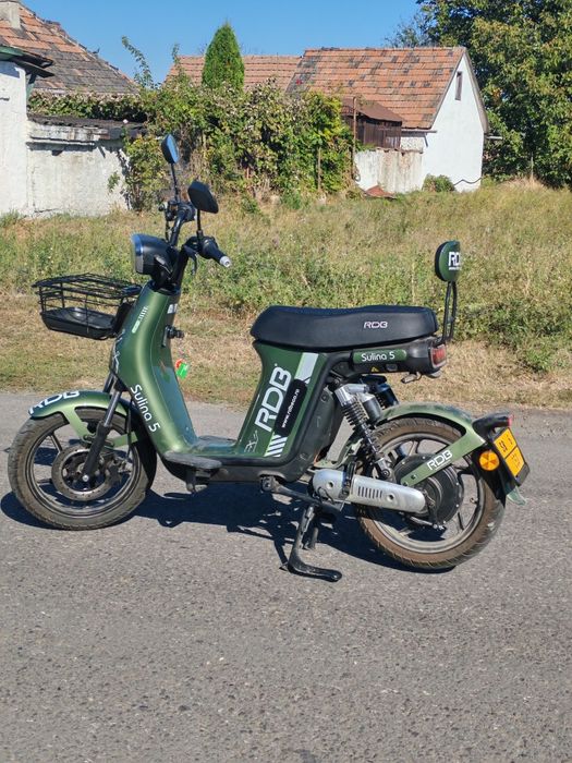 Vând scuter electric