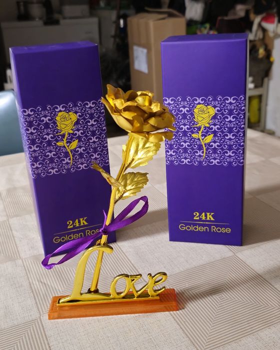 Vand Trandafiri Suflați cu Aur 24k Super Pret , Super Cadou !!!
