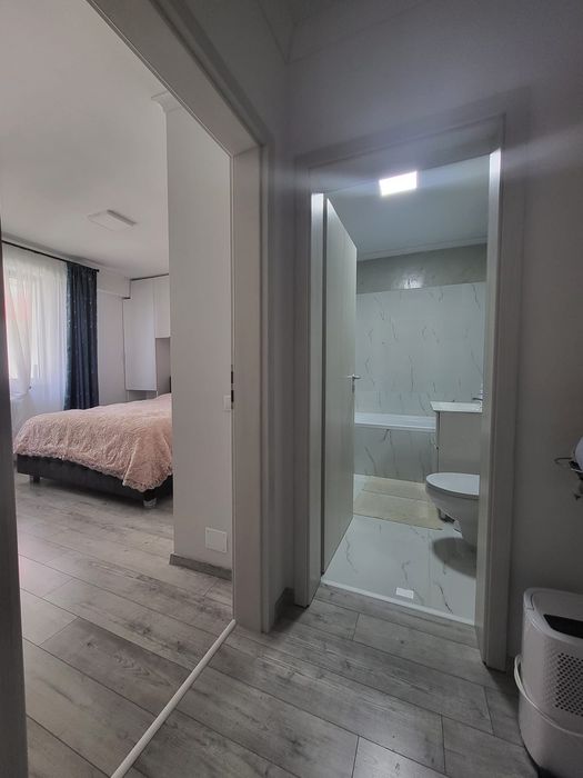 Inchiriez apartament