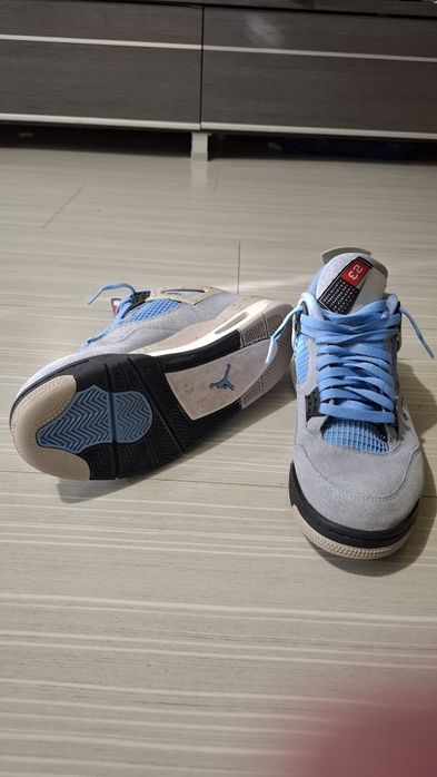 Jordan 4 University Blue