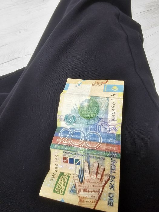 Продам 200 тенге