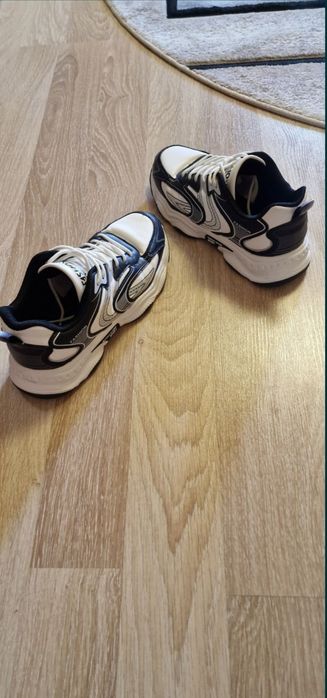 ‼️Adidaşi Alb/Negru Ca Noii Mărimea 42‼️