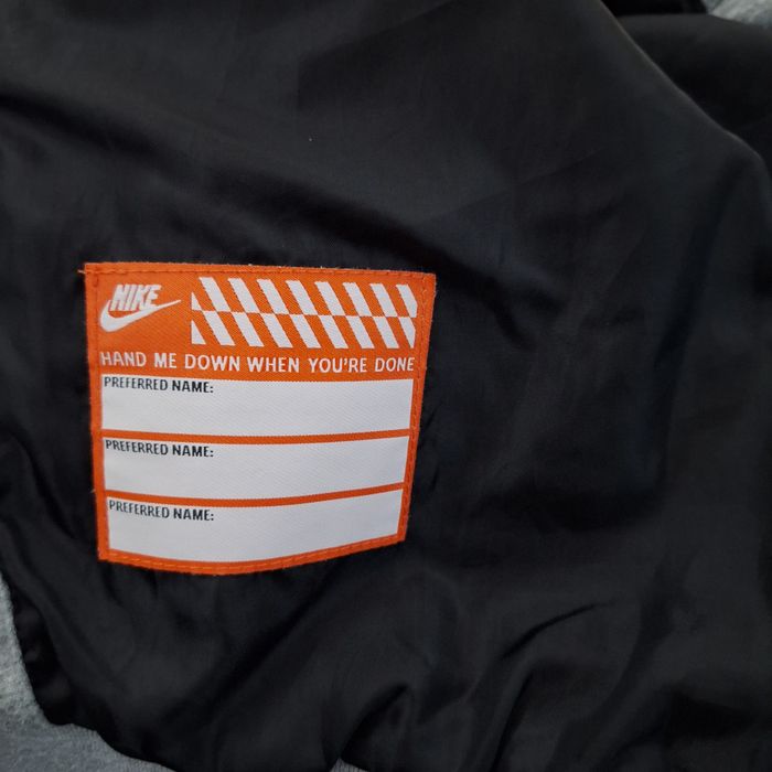 Като ново есенно яке Nike 116/122