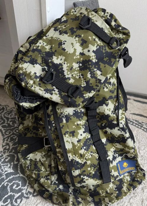 Продам рюкзак и комуфляж форму