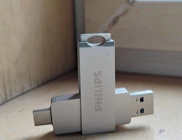 128 Gb Fleshka 180 mb tezlik