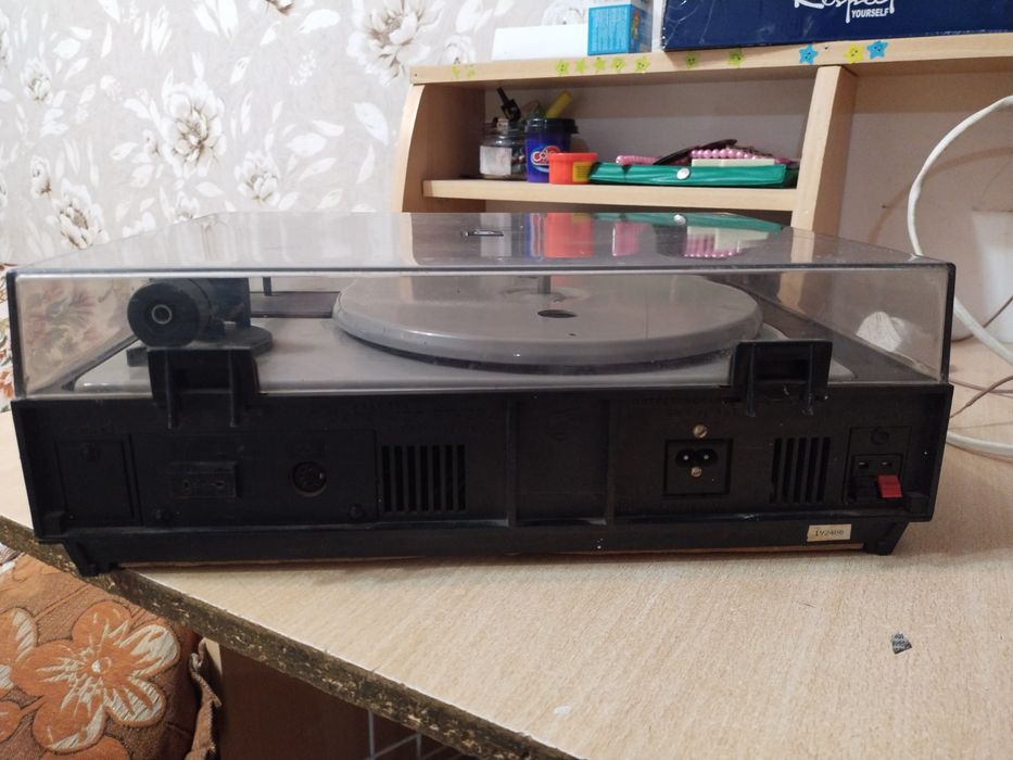 Проигриватель+ радиола :Серенада РЭ-209.