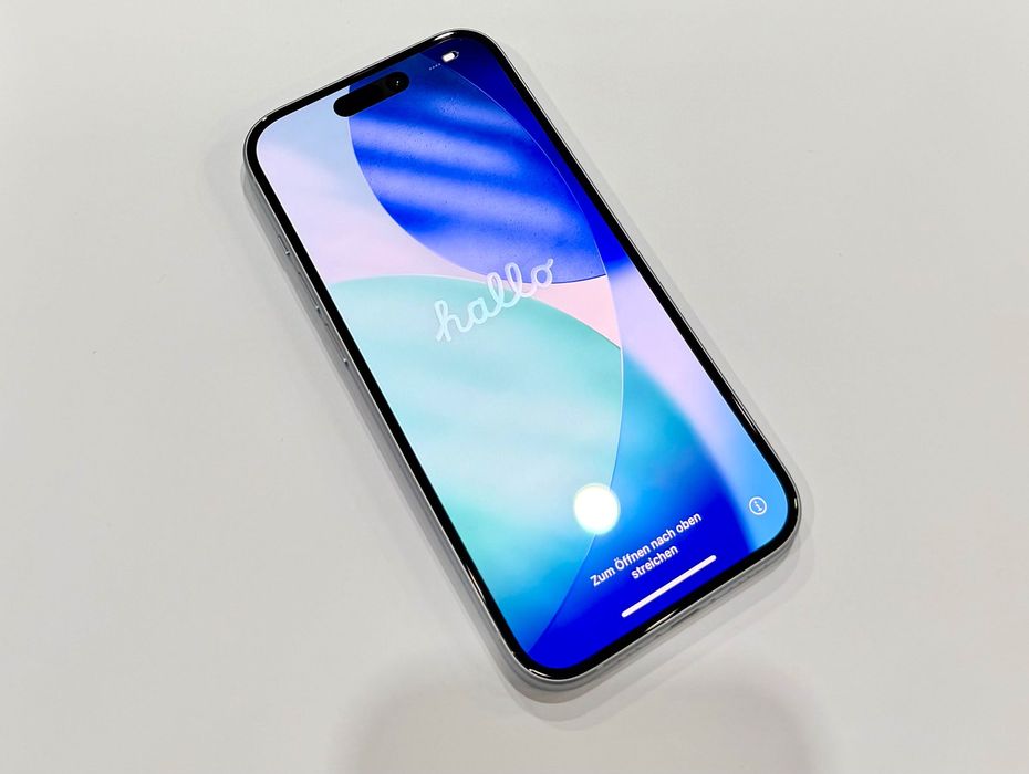 iPhone 15 256 Blue - гаранция, кейс, като нов