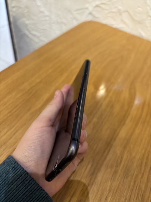 Продается iPhone 8 в идеальном состоянии