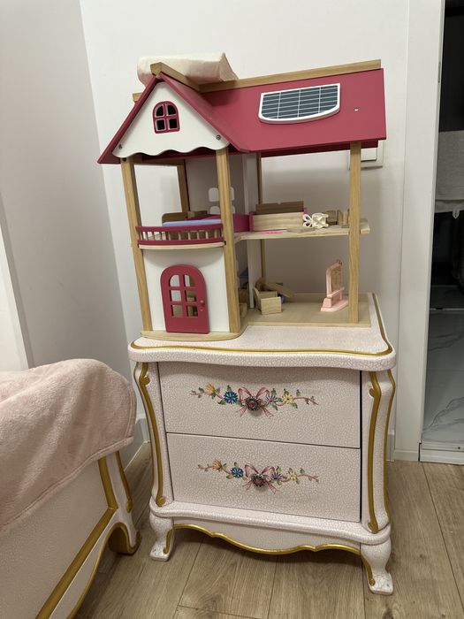 Продаю детский мебельный гарнитур для девочки