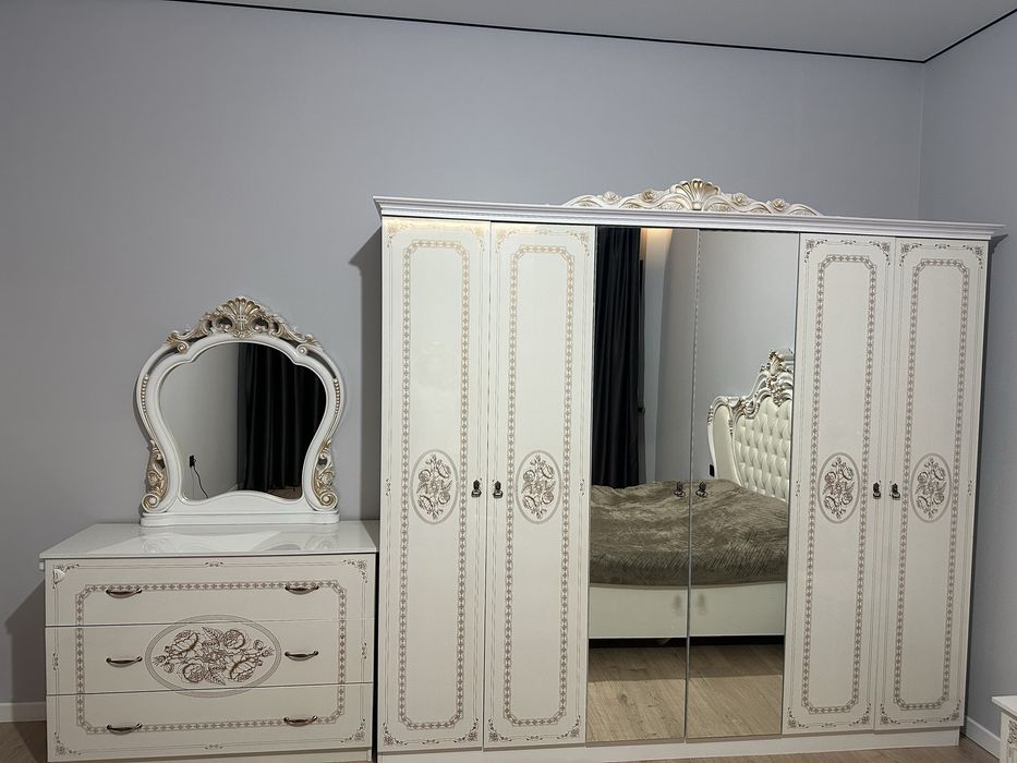 Продам спальный гарнитур