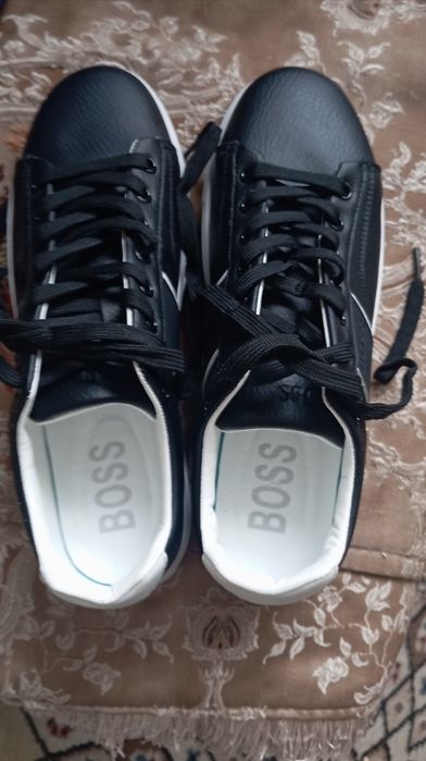 Кроссовки BOSS 42размер
